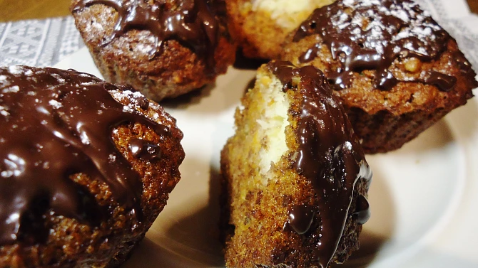 Mrkvové muffiny s mozzarellovým středem
