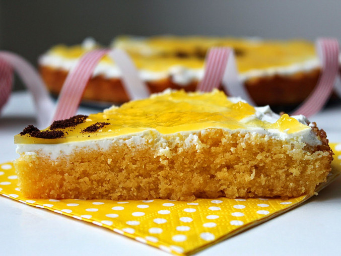 Polentový dort s tvarohem a pomerančovým želé