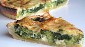 Quiche se špenátem a brokolicí