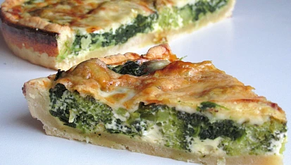 Quiche se špenátem a brokolicí