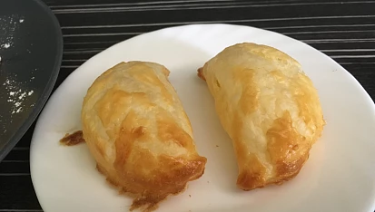 Šátečky z listového těsta plněné marmeládou, Šatečky plněné brinzou