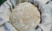 Chleba kynutý kefírovou houbičkou, Vykynutý bochníček před pečením