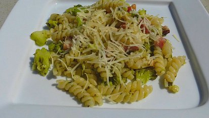 Fusilli s brokolicí a uzeným bůčkem
