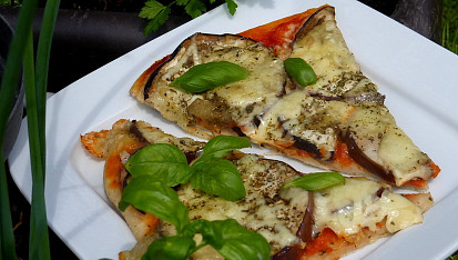 Lilková pizza s prefermentem