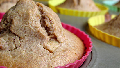 Pohankové muffiny s broskvemi
