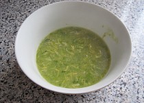 Polévka z hlávkového salátu