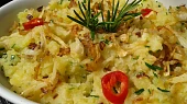 Šťouchané brambory s cibulkou a křupavým celerem