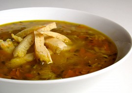 Zeleninová polévka s celestýnskými nudlemi a pestem z medvědího česneku