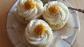 Cupcake s lemon curd
