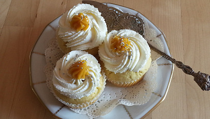Cupcake s lemon curd