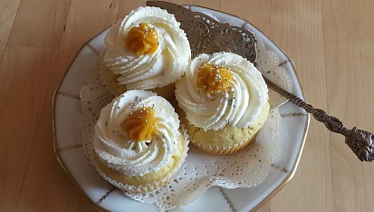 Cupcake s lemon curd