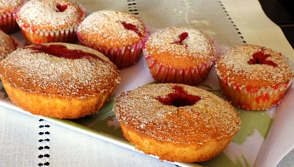 Jahodové muffiny nebo koláčky