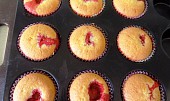 Jahodové muffiny nebo koláčky