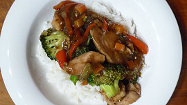 Kuřátko na zelenině s rýží