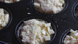 Likérové muffiny s bílou čokoládou