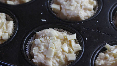 Likérové muffiny s bílou čokoládou