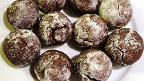 Čokoládové bochánky crinkles bez lepku, mléka a vajec