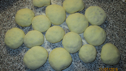 Kynuté jahodové knedlíky, Recept výborný, jen s borůvkami