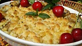Palačinky s povidly zapečené s drobenkou