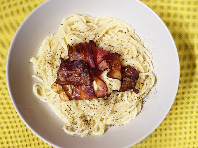 Parmezánové špagety se slaninou a mozzarellou, Parmezánové špagety se slaninou a mozzarellou