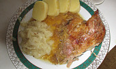 Pečená kachna s kedlubnovým zelím a bramborovými knedlíky (Pečená kachna s kedlubnovým zelím a bramborovými knedlíky)