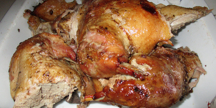 Pečená kachna s kedlubnovým zelím a bramborovými knedlíky (Pečená kachna)
