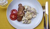 Rozmarýnové kuře s bramborovým salátem (Rozmarýnové kuře s bramborovým salátem)