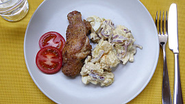 Rozmarýnové kuře s bramborovým salátem