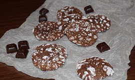 Rozpraskané čokoládové sušenky