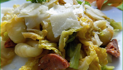 Rychlé gnocchi s kapustou a parmazánem