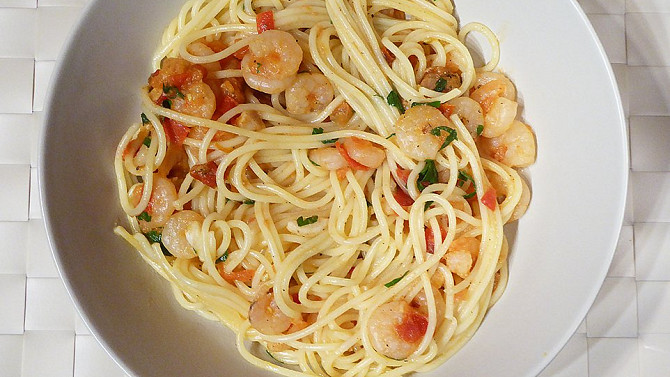 Špagety s krevetami a rajčátky, Špagety s krevetami a rajčátky