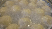Bezlepkové varianty tvarohových knedlíčků s jahodami, Pohankové knedlíčky