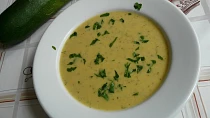 Cuketová polévka se zázvorem a citronem