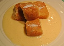 Francouzské máslové buchtičky s vinnou pěnou