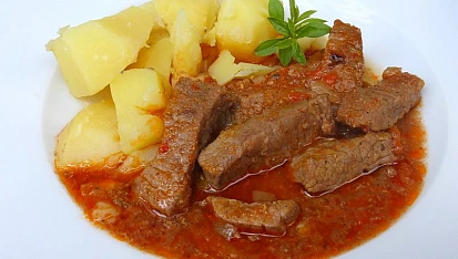 Minutkový hovězí guláš