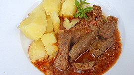 Minutkový hovězí guláš