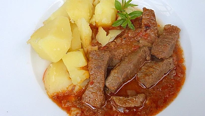 Minutkový hovězí guláš