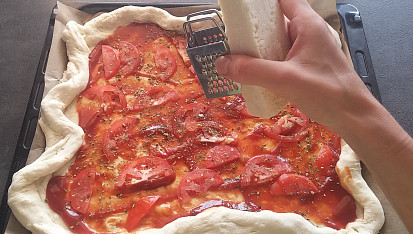 Naše luxus "korbáčková" pizza