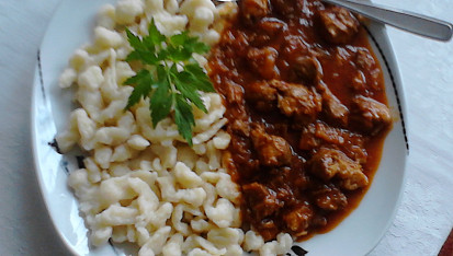 Bavorské špecle - základní těsto  (Spätzle), Špecle s vepřovým perkeltem