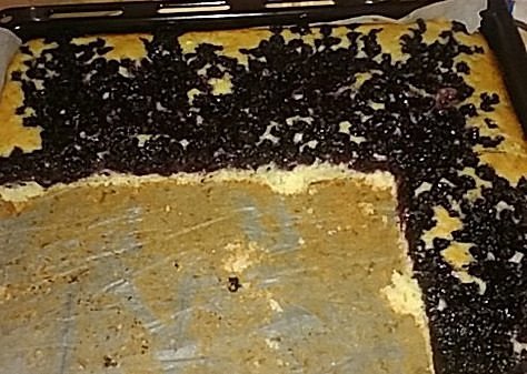 Cuketovo-borůvkový koláč