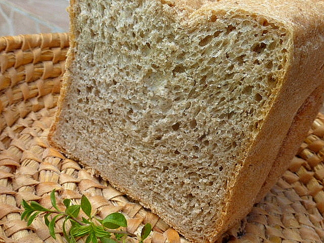 Celozrnný chléb