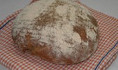 Kváskový chléb se semínky a syrovátkou (po upečení)
