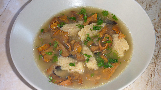 Houbová polévka jednoduchá a chutná