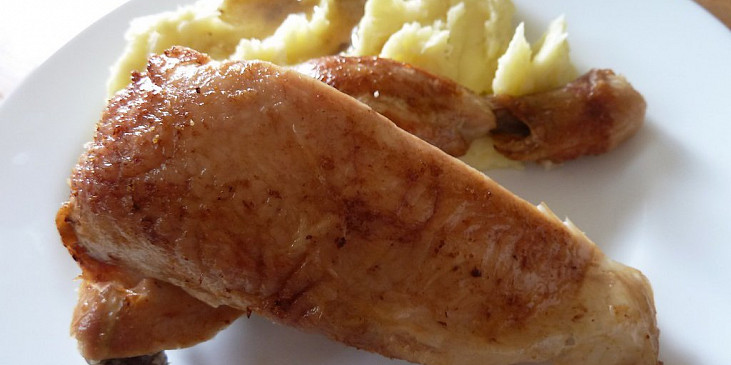 Grilované kuře (pečené ze stojánku)