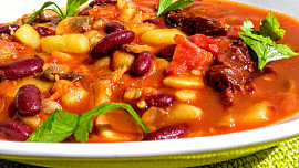 Houbovo - fazolová směs s chilli a rajčaty