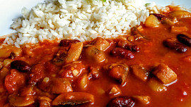 Houbovo - fazolová směs s chilli a rajčaty