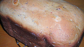 Škvarkový chleba z pekárny
