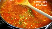 Snadná delikátní tomatová polévka, polévku nechte cca 20 minut zvolna povařit
