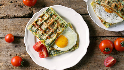 Špenátové wafle s vejcem