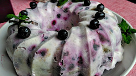 Zmrzlinová bábovka s borůvkami